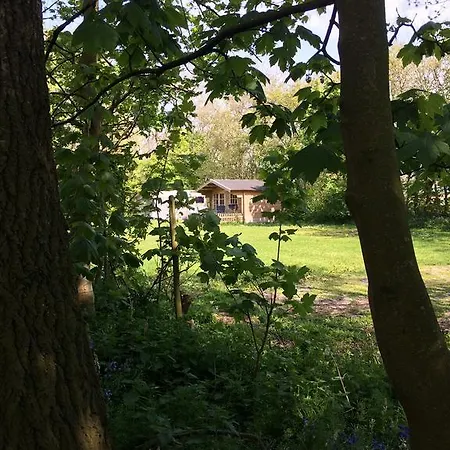 Kampeer & Logeerboerderij Madura Gæstehus
