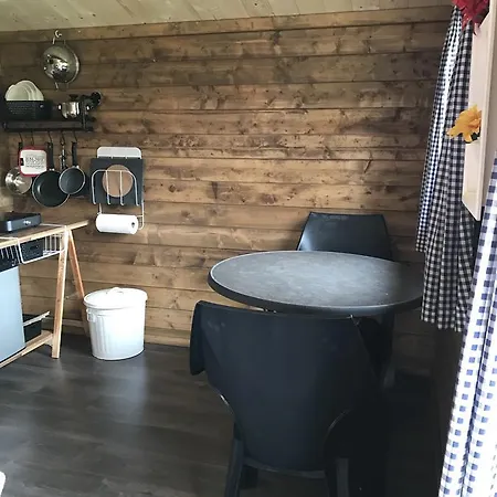 Kampeer & Logeerboerderij Madura